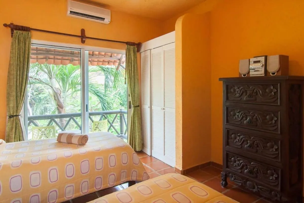 Charming Authentic Mexico-Walk To Beach & 5Th Ave! Playa del Carmen Feriehus